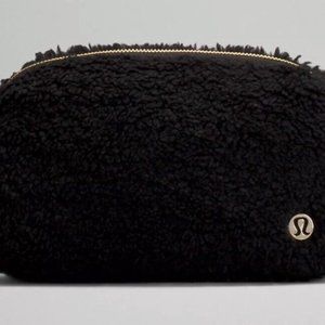 Lululemon Everywhere Fleece Belt Bag Black Crossbody Brand New Authentic